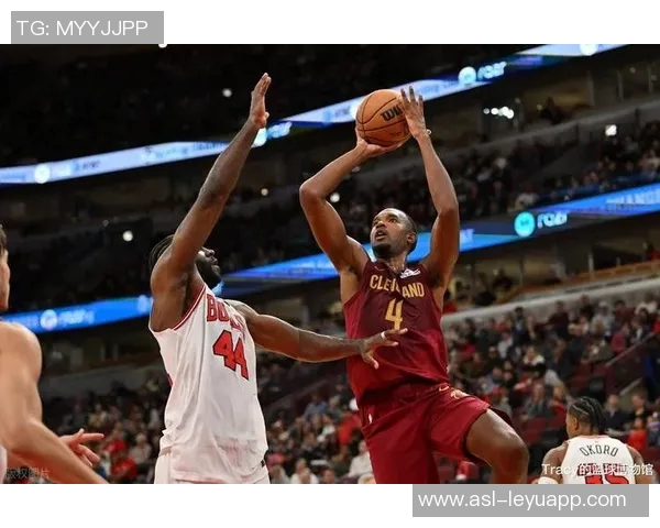 小米切尔助攻12次展现控卫实力努力帮助队友轻松得分 小米切尔助攻12次展现控卫实力努力帮助队友轻松得分