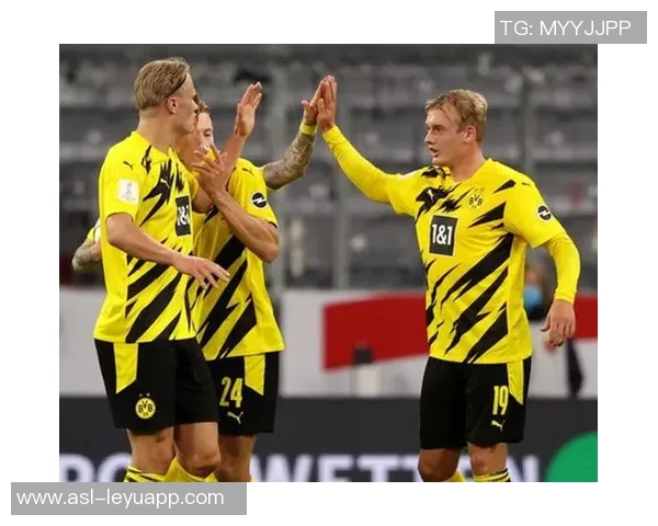 翁达夫连入两球助斯图加特追平多特比赛精彩瞬间回顾