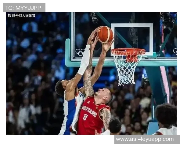 文班亚马篮下强势封盖卡明斯基震撼全场引发热议