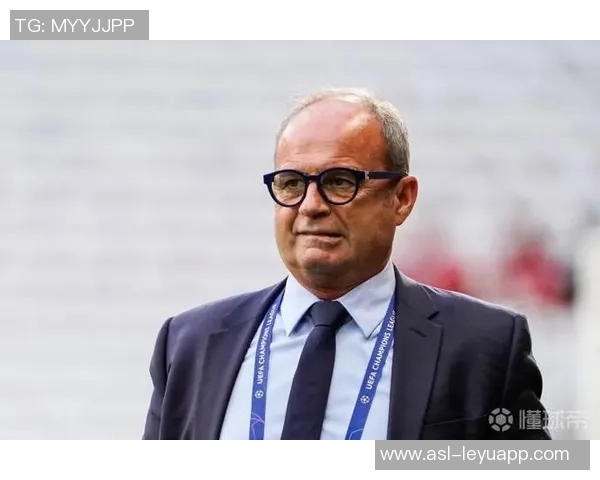 坎波斯强调巴黎圣日耳曼将把握转会机会但避免球员过剩问题