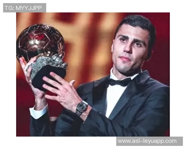 劳塔罗荣膺最佳阵容感谢队友支持称个人荣誉离不开你们