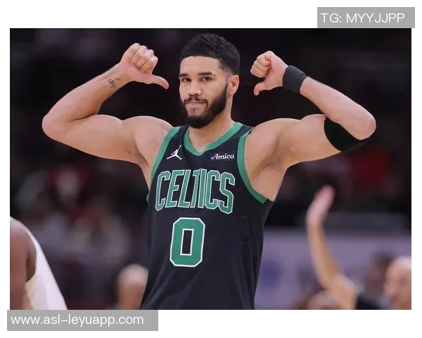 塔图姆训练中扣篮引发热议马祖拉幽默回应医学院未毕业的趣事